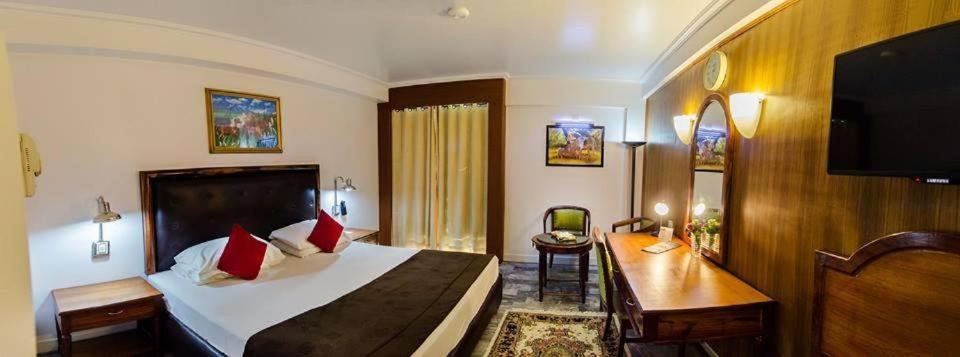 Hotel Galaxy Karachi Exterior photo