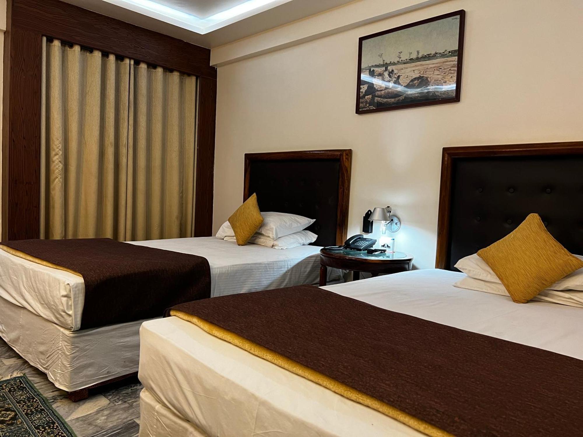 Hotel Galaxy Karachi Exterior photo