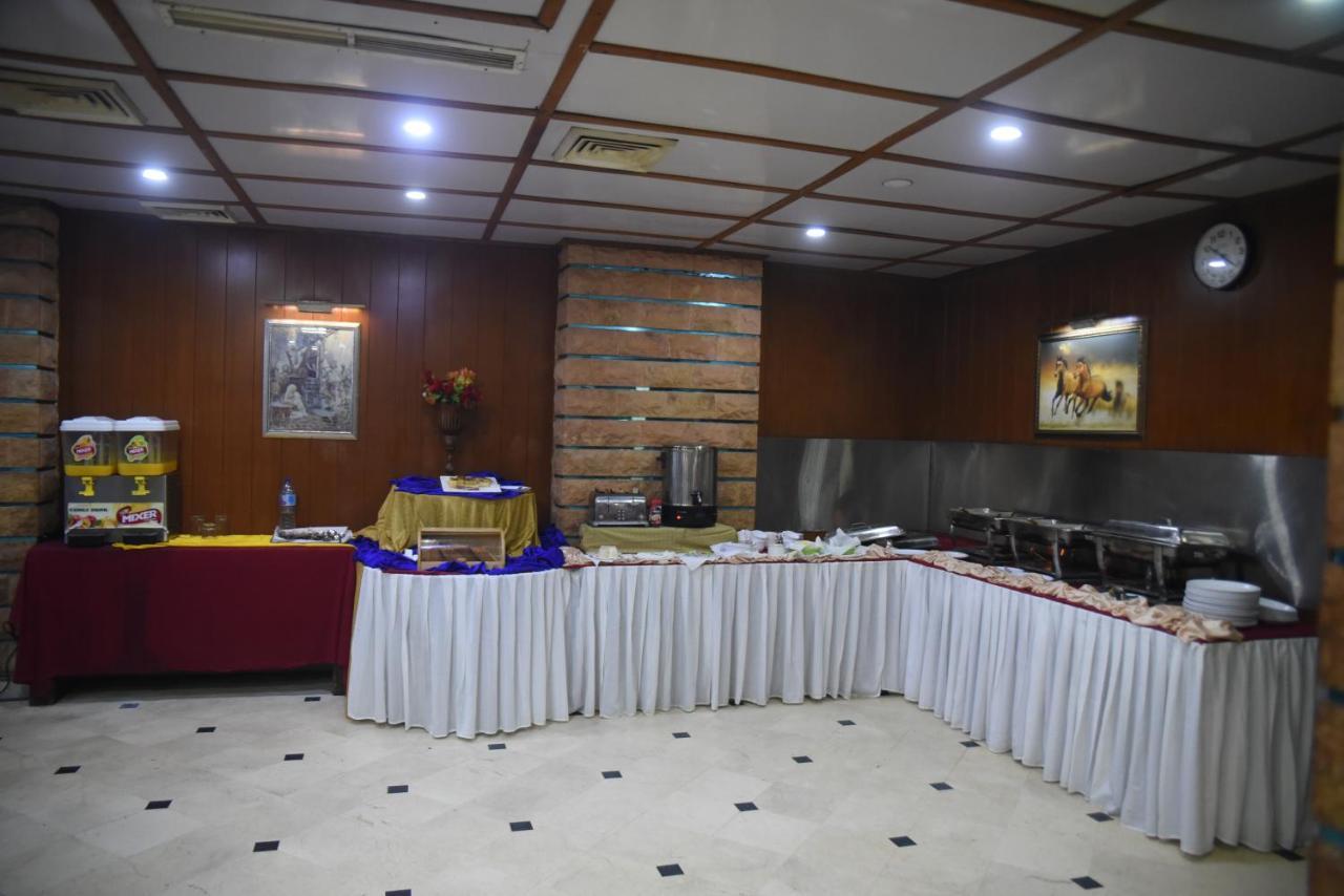Hotel Galaxy Karachi Exterior photo